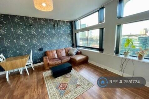 Living Room Pic 3