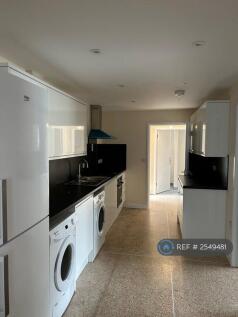 Kitchen Incl Washing Machine And Tumble Dryer