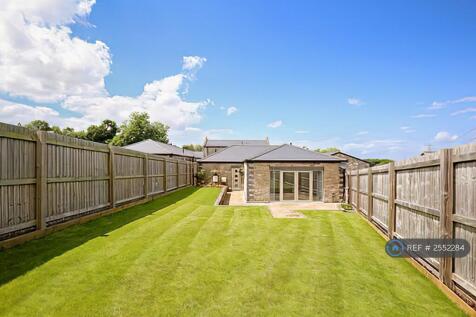 Front Lawn/Patio