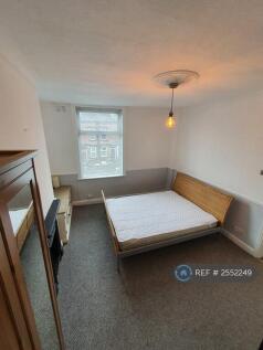 Large Dbl Bedroom 1st Floor