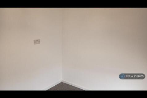 Bedroom 1 Photo 3