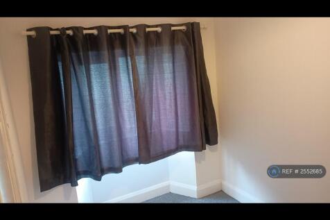 Bedroom 2 Photo 1