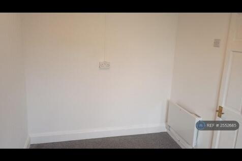Bedroom 2 Photo 3