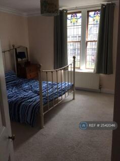 King Sized Bedroom 