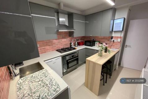 Kitchen With New Cooker / Hob / Dishwaser 