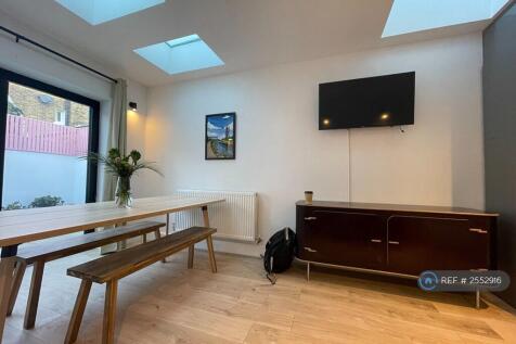 Open Plan Living / Dining 