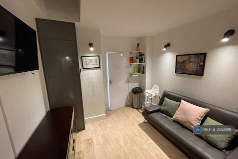 Open Plan Living / Dining 