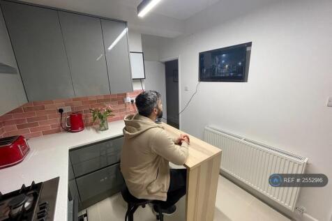 Kitchen With Breakfast Bar