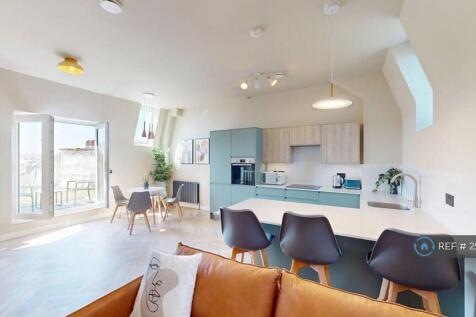 Top Floor Living/Dining
