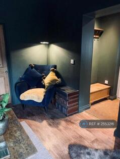 Liing Room 4