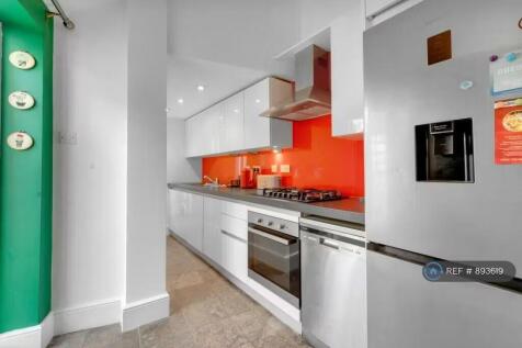Kitchen 4.21mx2.11m