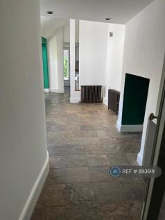 Lounge/Kitchen 5.24mx2.93m