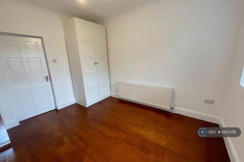 Double Bedroom - No.1 Ground Floor