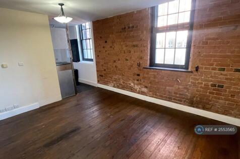 Living Room Pic 6