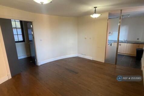 Living Room Pic 7