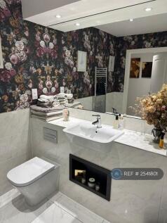 Master Bathroom (Different Angle)