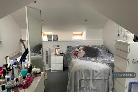 Bedroom Pic 2