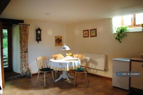 Dining Area (Showing West-Facing Window)
