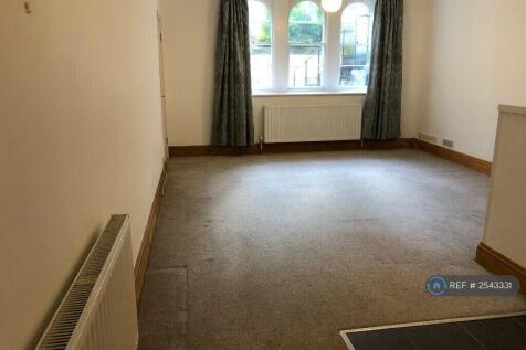 Living Room. Approx 405x654 Cm Including Kitchen