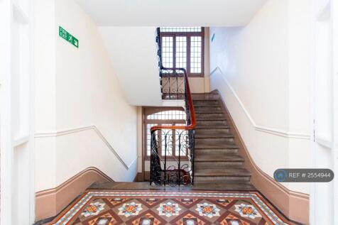Feature Staircase