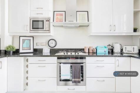 Bright Dine In Kitchen