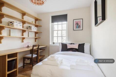 Large Double Bedroom With Study/Storage Space
