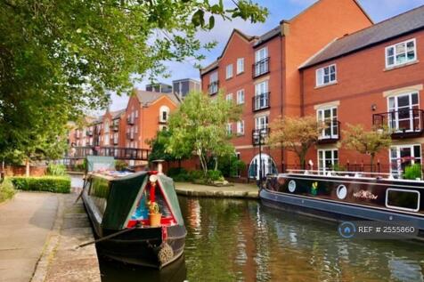 Ashton Canal Runs Through Piccadilly Village