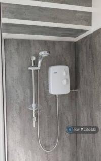 Flat 6 : Bathroom.