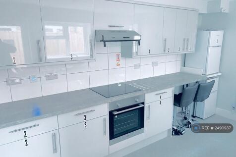 Kitchen/Lounge Shared With 2 Others