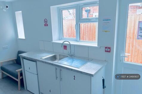 Kitchen/Lounge Shared With 2 Others