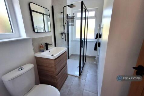 Bedroom 4 Bathroom