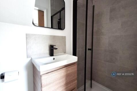 Bedroom 2 Ensuite
