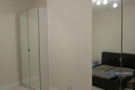 Bedroom 1 - Pic 2