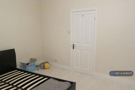 Bedroom 1 - Pic 3