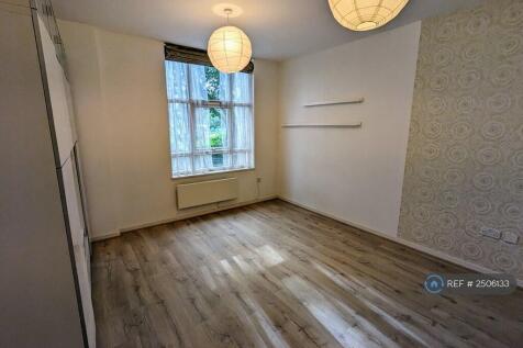 Living Room (Unfurnished)
