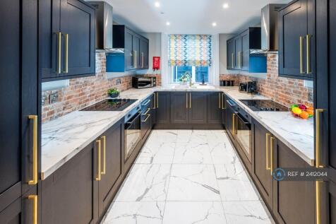 Communal Kitchen 