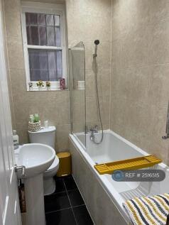 Large Bright Spacious Bathroom