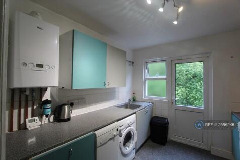 Fully Fitted Kitchen