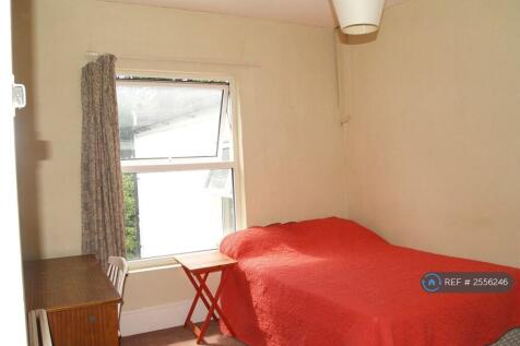 Large Middle Double Bedroom 