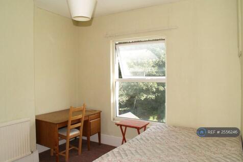 Large Double Bedroom 