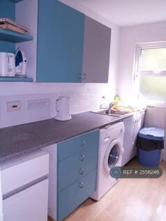 Fully Fitted Kitchen
