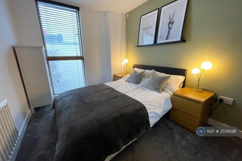 Spacious Bedroom 2