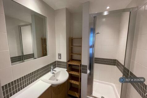 En-Suite To Master Bedroom