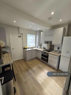 Hi Spec Kitchen, Dishwasher, 2x Oven, Washer Dryer