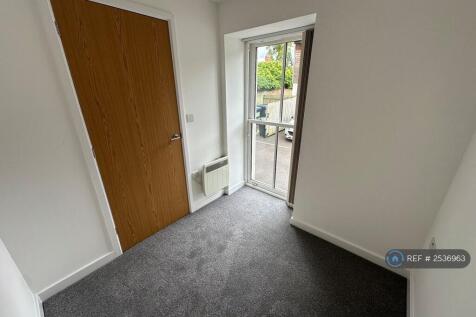 Small Bedroom / Office