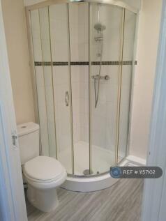 Flat 2 Bathroom