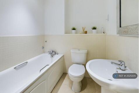 Main Bathroom 1