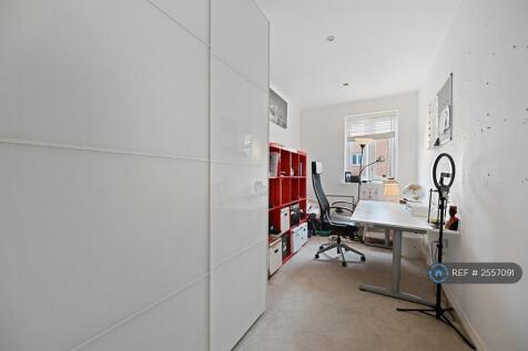 Bedroom/Study