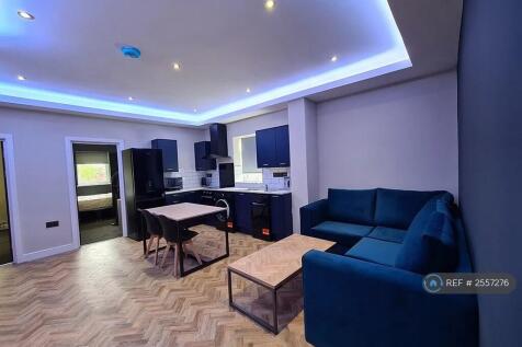 Kitchen Lounge Area 