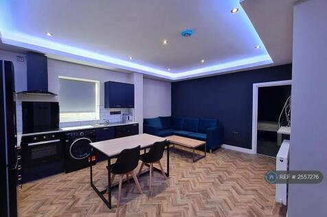 Kitchen Lounge Area 